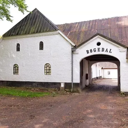 Restored House From 1842 By Adal Prázdninový dům